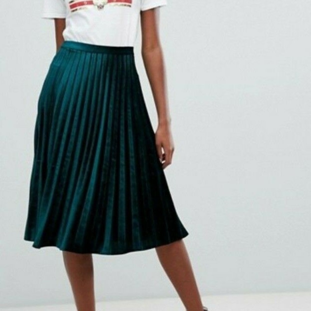 Missguided emerald Green Pleated Skirt Sz 12 (uk16